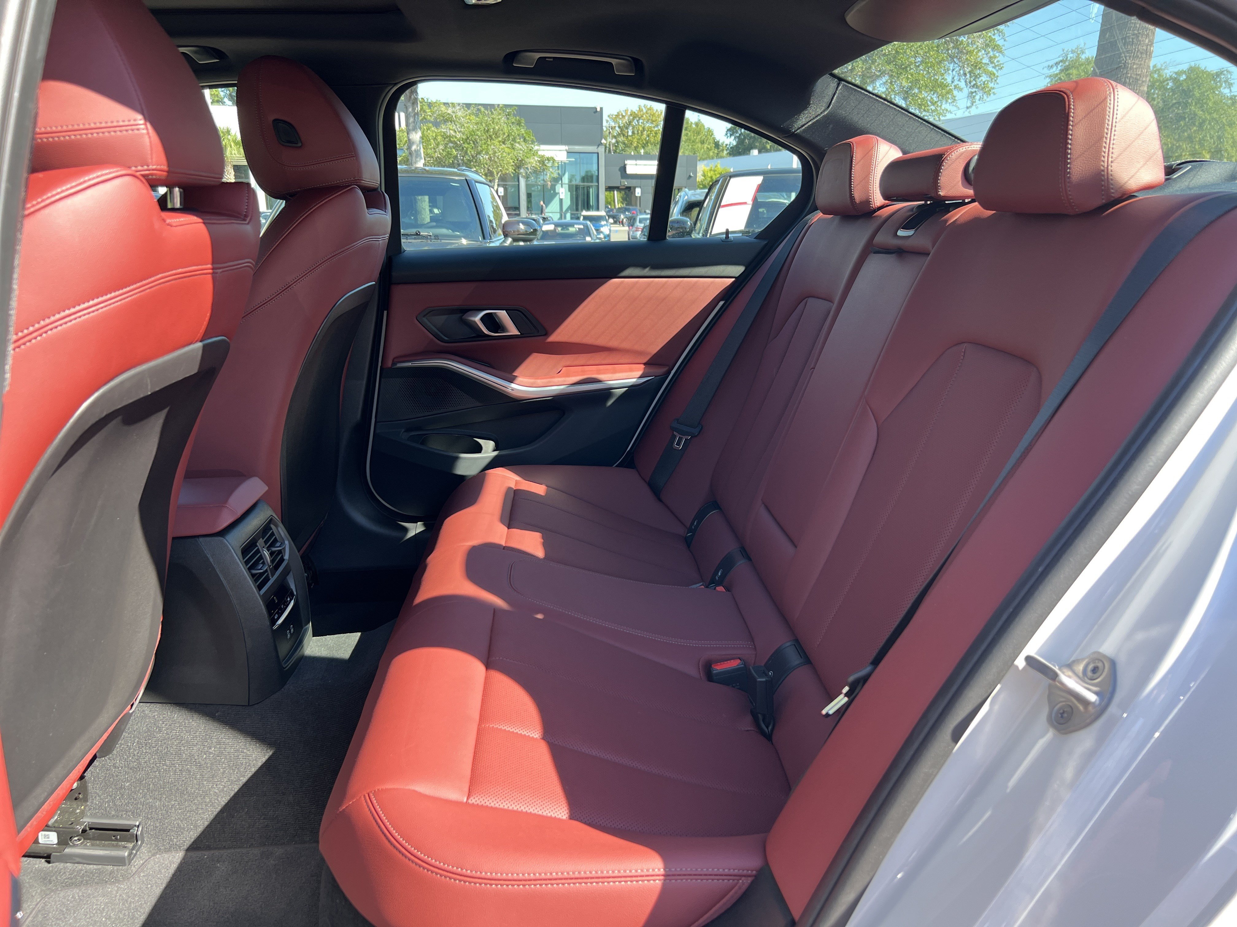 Certified 2025 BMW 330i Sedan RWD image 31