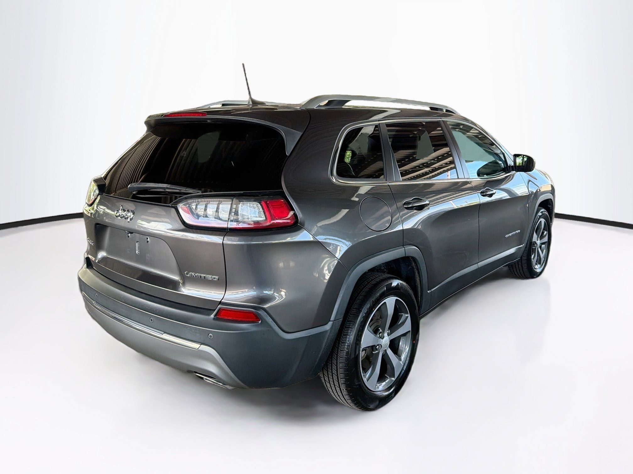 Used 2019 Jeep Cherokee Limited AWD/4WD image 9