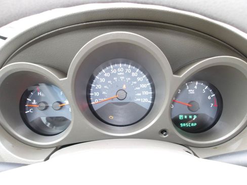 Used 2010 Chrysler Sebring Touring FWD image 15