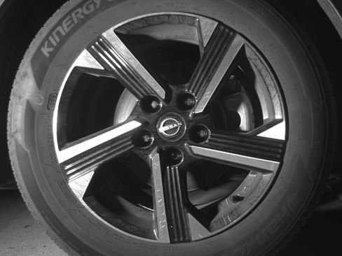 Used 2025 Nissan Sentra SV image 13