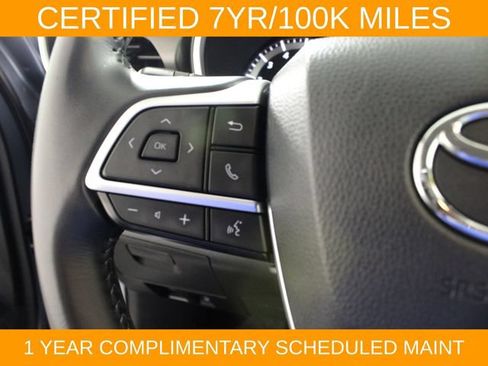 Used 2022 Toyota Highlander XLE FWD image 19