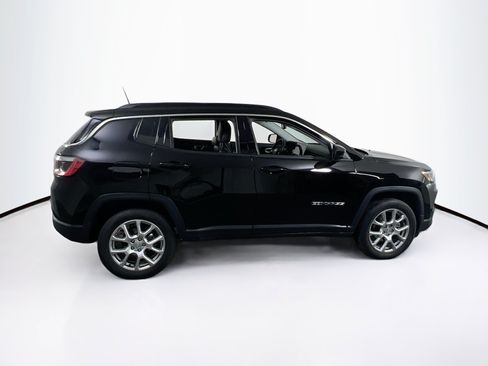 Used 2022 Jeep Compass Latitude AWD/4WD image 4