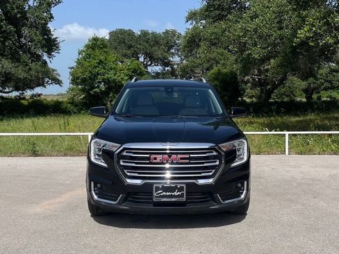 Used 2022 GMC Terrain SLT FWD image 2