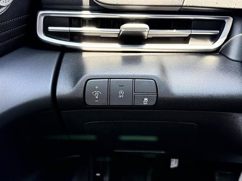 Used 2026 Hyundai Elantra SE FWD image 30
