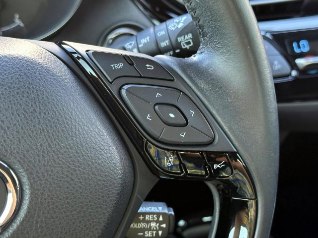 Used 2021 Toyota C-HR XLE FWD image 22