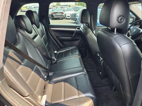 Used 2010 Porsche Cayenne AWD/4WD image 12