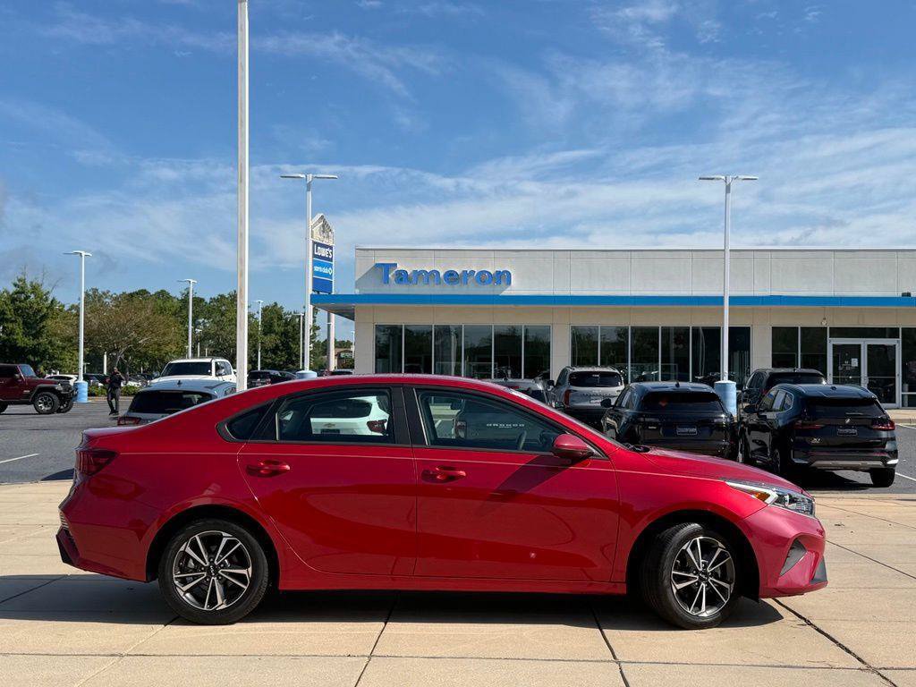 Used 2023 Kia Forte LXS FWD image 4