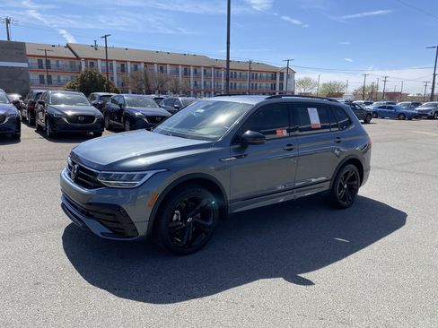 Used 2023 Volkswagen Tiguan SE R-Line image 50