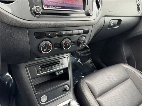Used 2016 Volkswagen Tiguan SE AWD/4WD image 16