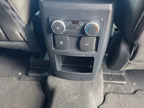 Used 2021 Ford Explorer XLT RWD image 15