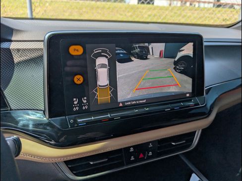 Used 2025 Volkswagen Atlas Cross Sport SEL R-Line image 15