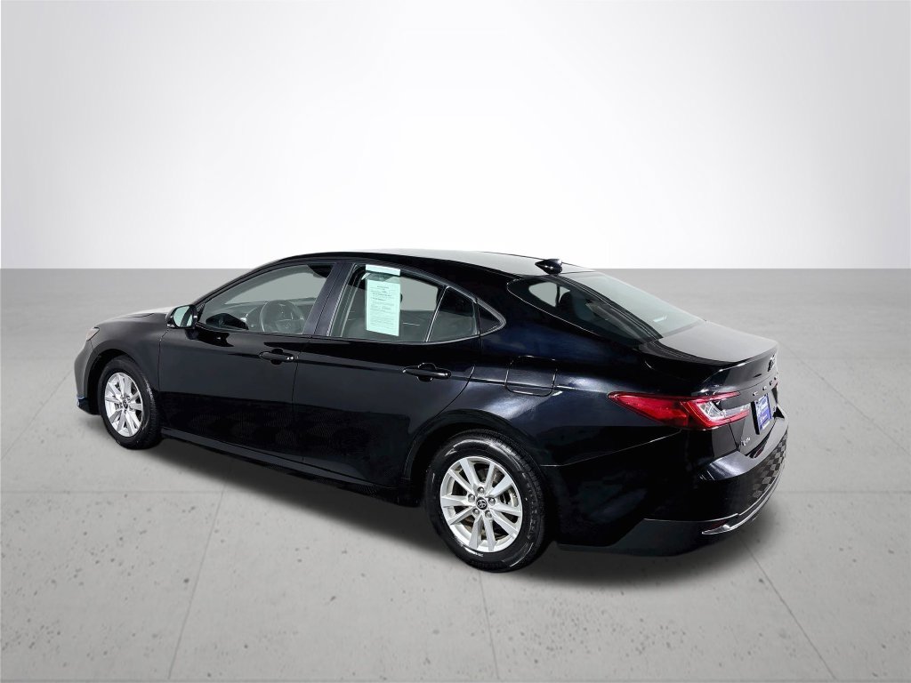 Used 2025 Toyota Camry LE FWD image 8
