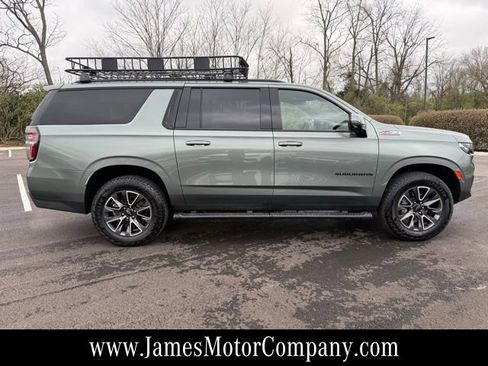 Used 2024 Chevrolet Suburban Z71 w/ Luxury Package image 4