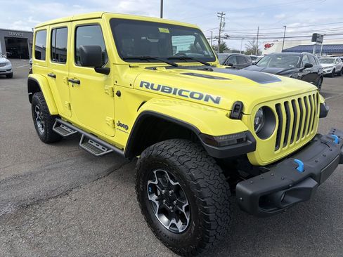 Used 2023 Jeep Wrangler Unlimited Rubicon 4xe w/ Dual Top Group AWD/4WD image 9