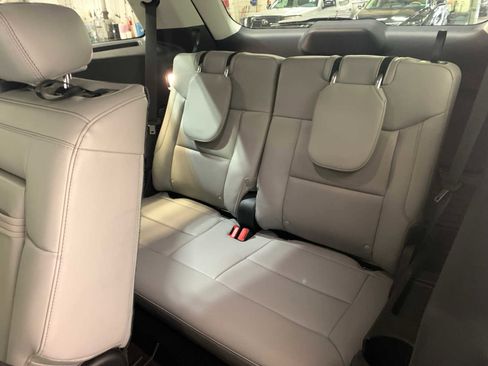 Used 2025 Ford Explorer Active w/ Active Comfort Package image 10