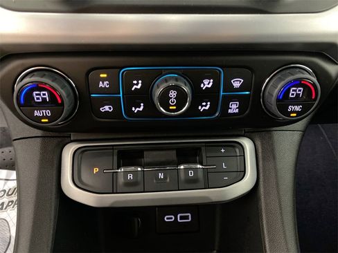 Used 2023 GMC Acadia SLE w/ Driver Convenience Package image 18