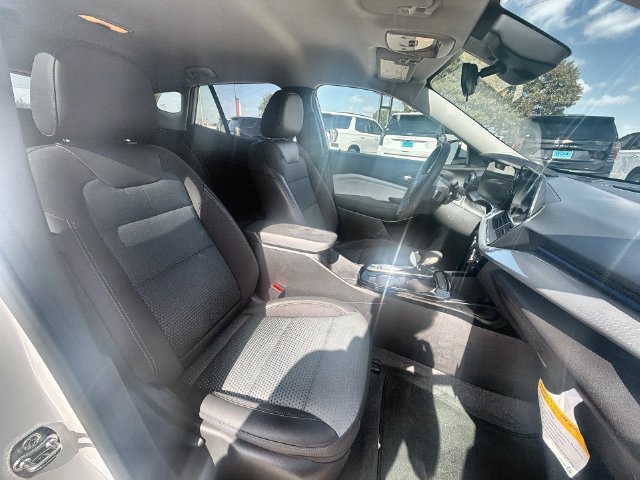 Certified 2026 Chevrolet Trax LT FWD image 26