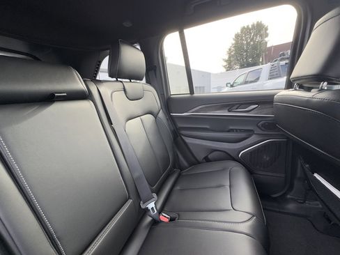 New 2026 Jeep Grand Cherokee Limited w/ Limited Altitude Package image 24