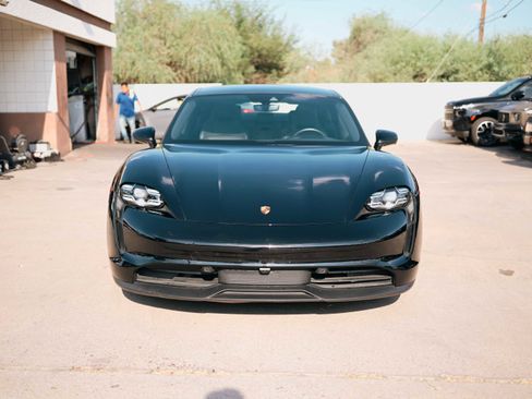 Used 2023 Porsche Taycan image 2