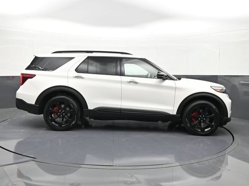 Used 2022 Ford Explorer ST w/ Equipment Group 401A AWD/4WD image 6