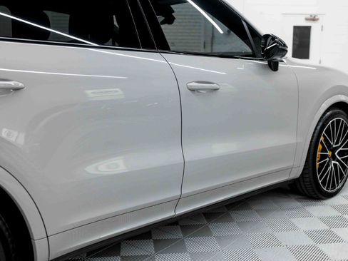 Used 2021 Porsche Cayenne Turbo AWD/4WD image 21
