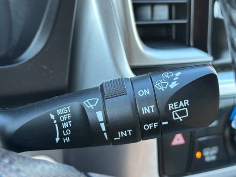 Used 2015 Toyota Highlander XLE AWD/4WD image 47