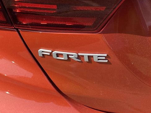 Used 2022 Kia Forte GT-Line w/ GT-Line Technology Package FWD image 10