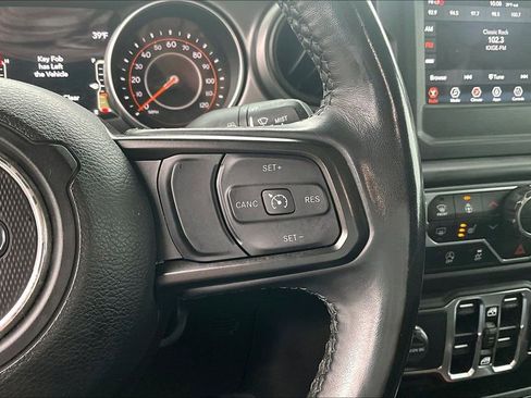 Used 2021 Jeep Gladiator Sport image 14