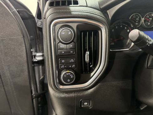 Used 2019 Chevrolet Silverado 1500 LT Trail Boss w/ Convenience Package AWD/4WD image 37
