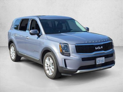 Used 2022 Kia Telluride LX AWD/4WD image 3