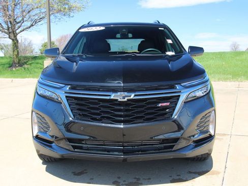 Used 2022 Chevrolet Equinox RS w/ LPO, Floor Liner Package AWD/4WD image 2