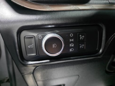 Used 2022 Ford Explorer Platinum w/ Equipment Group 601A AWD/4WD image 17