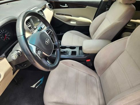 Used 2020 Kia Sorento S FWD image 12