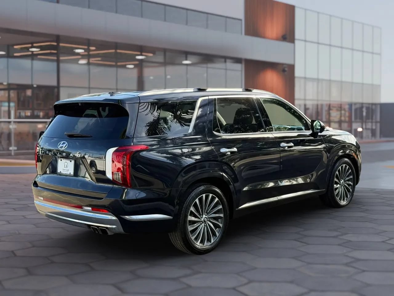 Used 2023 Hyundai Palisade Calligraphy FWD image 6