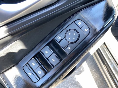 Used 2024 Nissan Rogue SV AWD/4WD image 18