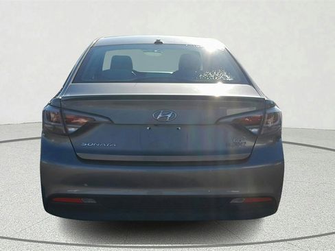 Used 2017 Hyundai Sonata Plug-In Hybrid image 5