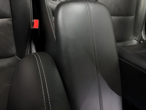 Used 2024 GMC Terrain SLT AWD/4WD image 17