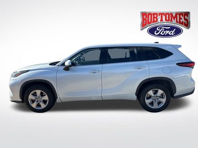 Used 2022 Toyota Highlander LE