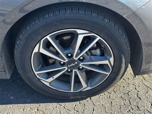 Used 2023 Kia Forte LXS image 8