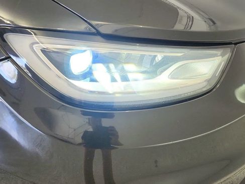 Used 2023 Chrysler Pacifica Touring-L FWD image 32