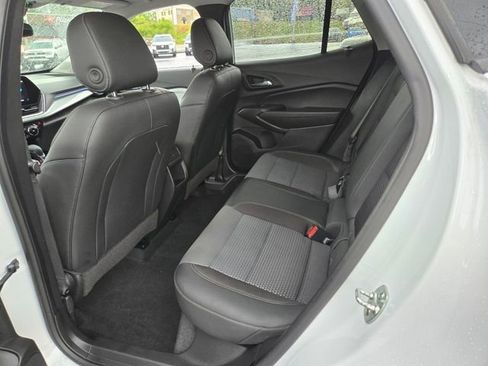 Used 2025 Chevrolet Trax LT w/ LT Convenience Package FWD image 10