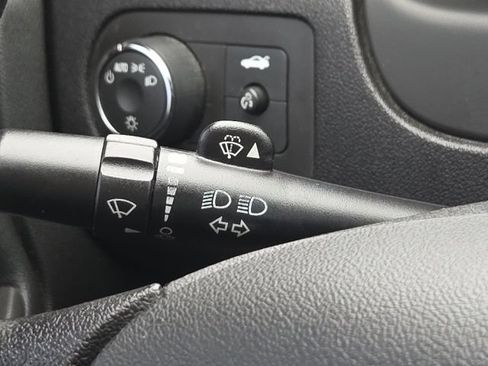 Used 2009 Chevrolet Impala LT FWD image 32