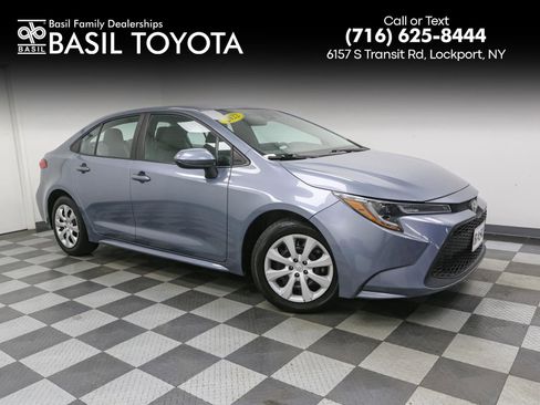 Used 2022 Toyota Corolla LE image 1