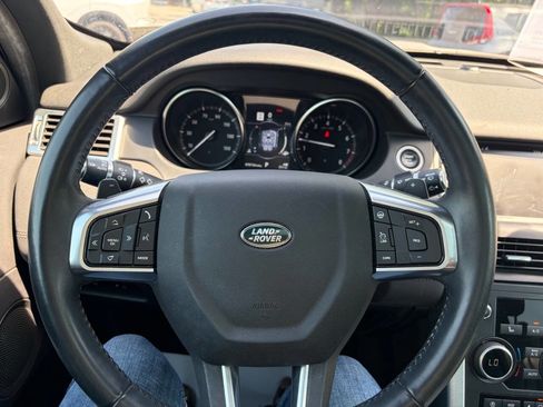 Used 2018 Land Rover Discovery Sport HSE AWD/4WD image 16