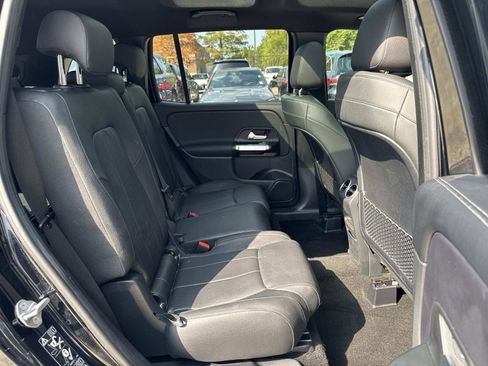 Certified 2021 Mercedes-Benz GLB 250 w/ Premium Package image 11