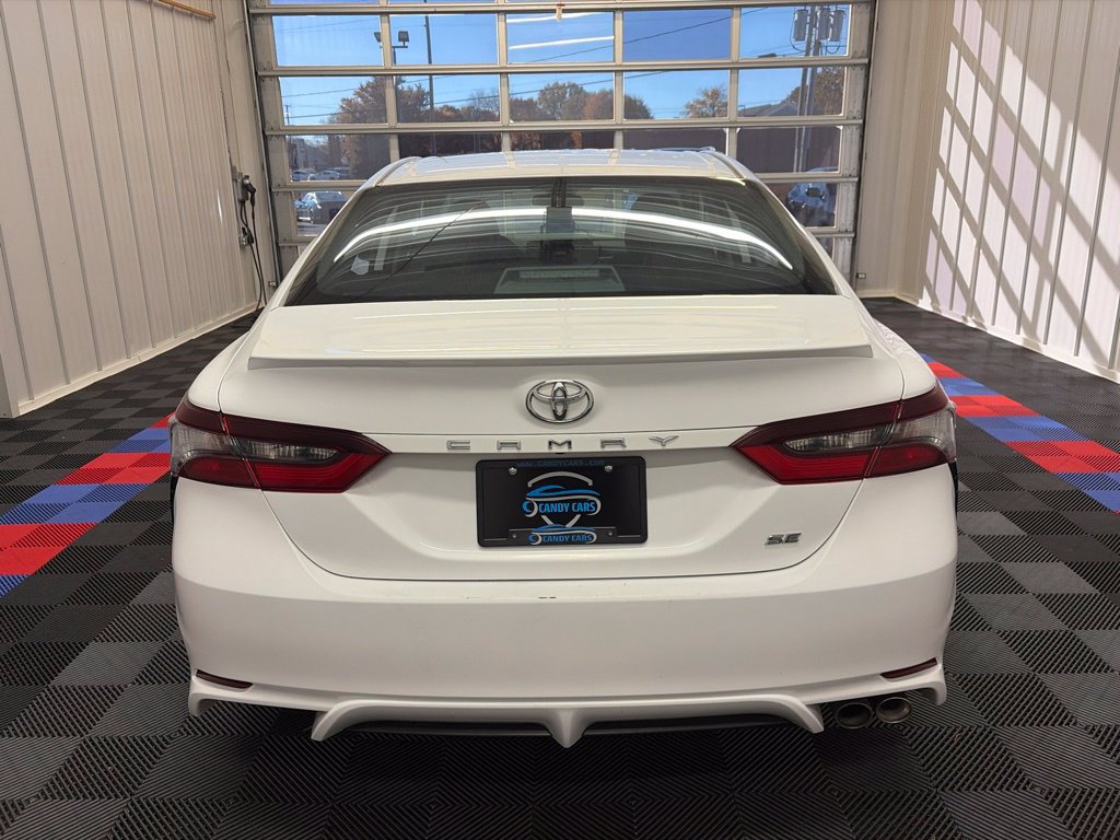 Used 2024 Toyota Camry SE FWD image 4