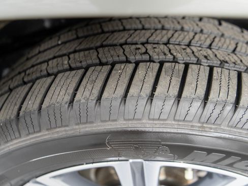 Used 2016 Lexus LX 570 4WD w/ Luxury Package image 32