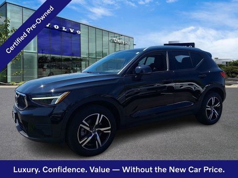Certified 2023 Volvo XC40 B5 Core w/ Convenience Package AWD/4WD image 3