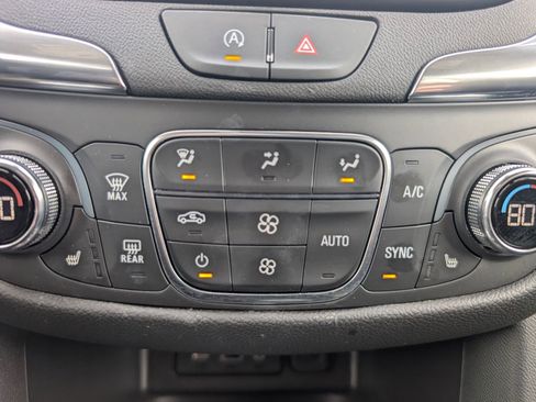 Used 2024 Chevrolet Equinox LT AWD/4WD image 19