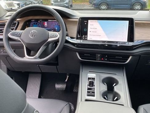 New 2026 Volkswagen Atlas SE image 9